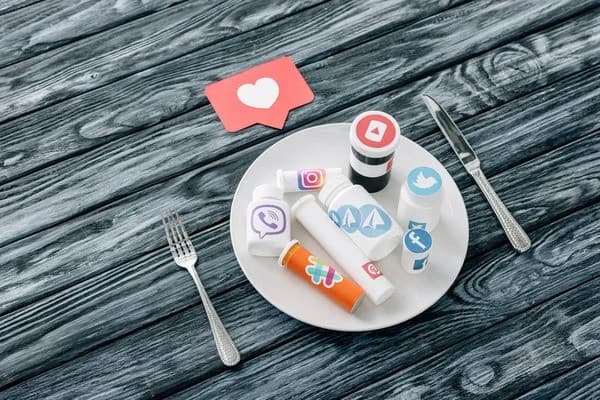 Automation services vs. organic growth: How to choose social media development?